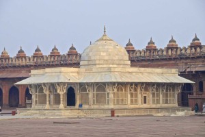 golden-triangle-tour-at-fatehpur-sikari