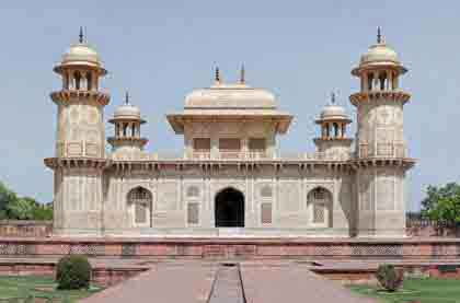 Private Full Day Tour of Taj Mahal From Agra