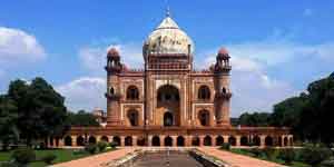 Safdarjung Tomb Delhi Timings, Entry Fees, Location, Facts, History, Architecture & Visiting Time