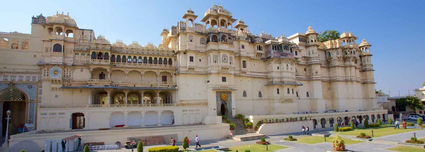 City Palace Udaipur Timings, Entry Fees, Location, Facts, History, Architecture & Visiting Time