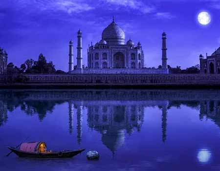 Visiting the Taj Mahal at Night
