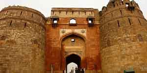 Purana Qila Delhi Timings, Entry Fees, Location, Facts, History, Architecture & Visiting Time