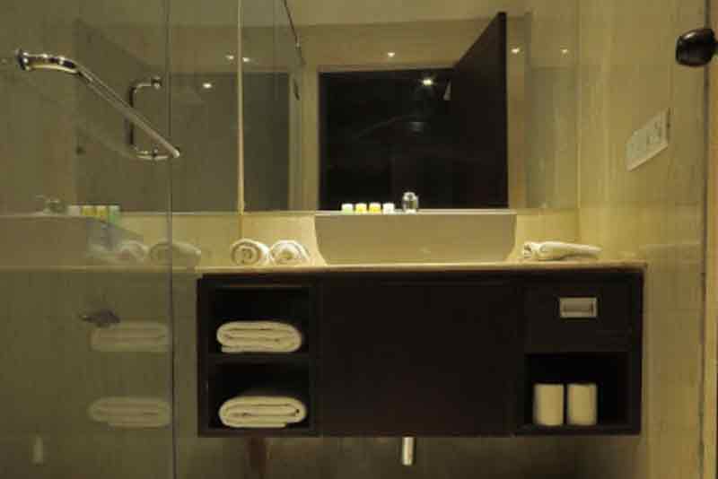 Golden Tulip Bathroom