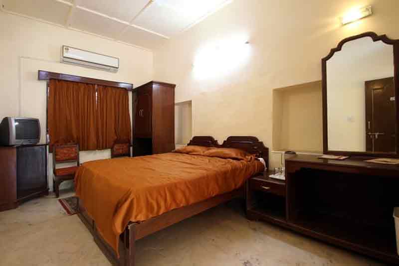 The Jaipur House Mount Abu Room