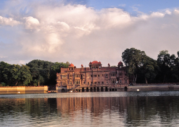 Experience the Charm of Royalty during Bikaner Tour