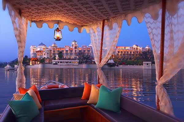 10 Top Luxury Experiences India