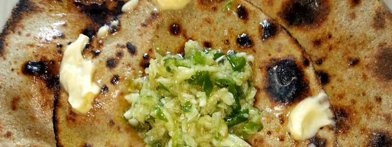 Bajra ki Roti with Lehsun Chutney