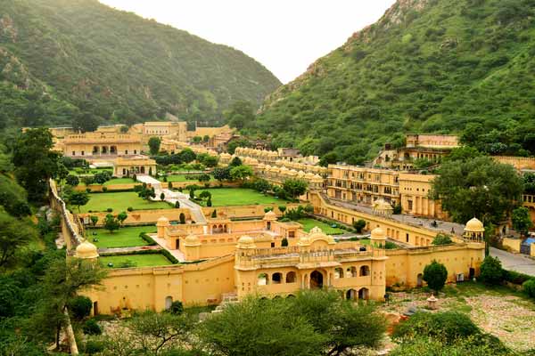 Top 6 Best Picnic Spots Near Jaipur