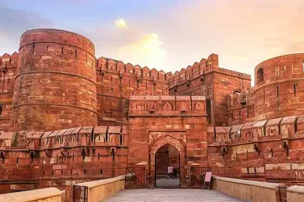Top 6 Places To Visit Near Agra