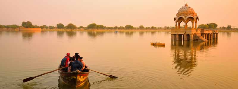 gadisar lake jaisalmer