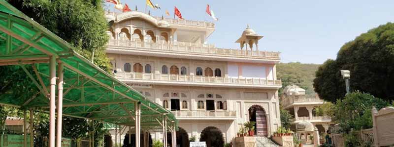 Khole Ke Hanuman Ji Temple