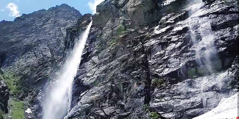 Vasudhara Falls