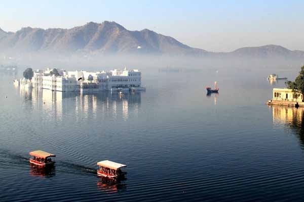 Why Udaipur is called City of Lakes