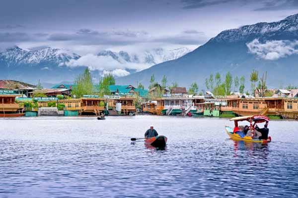 10 Must-See Tourist Places In Jammu And Kashmir