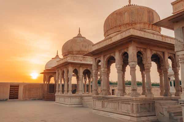 Devi Kund Sagar: The Beautiful Royal Cenotaphs of Bikaner