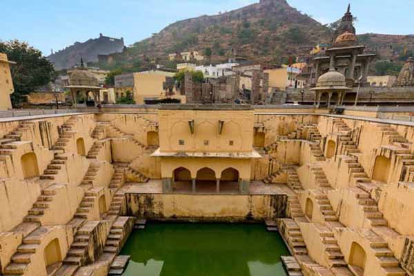 Panna Meena Ka Kund – Ancient Stepwell in Jaipur