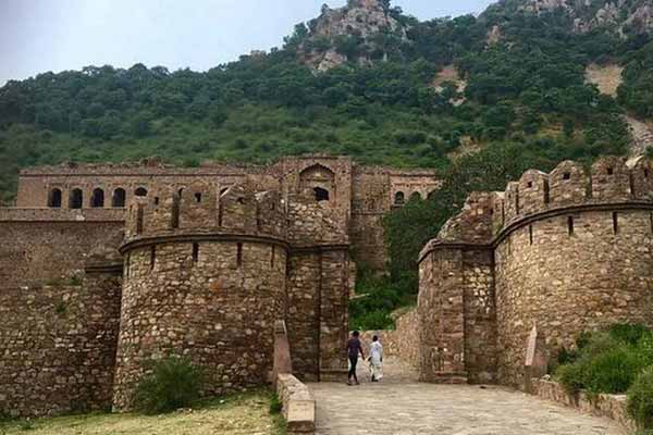 Bhangarh Fort Story Behind The Haunted Fort Perfect For Short Trip