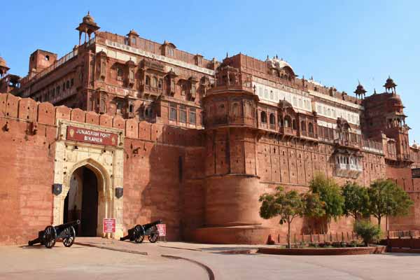 Discover the historic Junagarh Fort in Bikaner