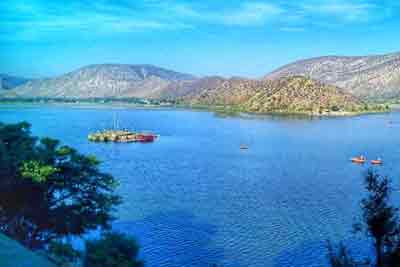 Jaipur siliserh lake car hire rental