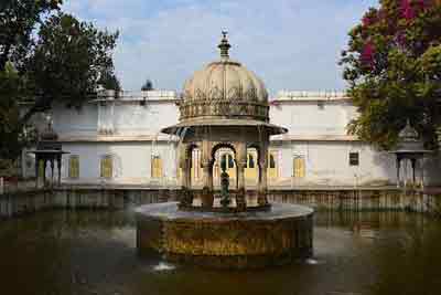 Jaipur Udaipur Car Rental