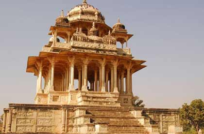 84 Pillared Cenotaph