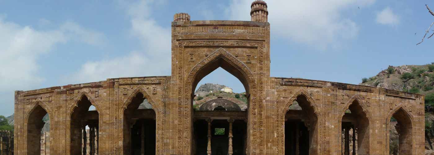 Adhai Din Ka Jhopra Timings, Entry Fees, Location, Facts, History, Architecture & Visiting Time