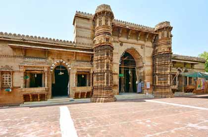 Ahmadabad Udaipur Nathdwara 8 Day Trip Package