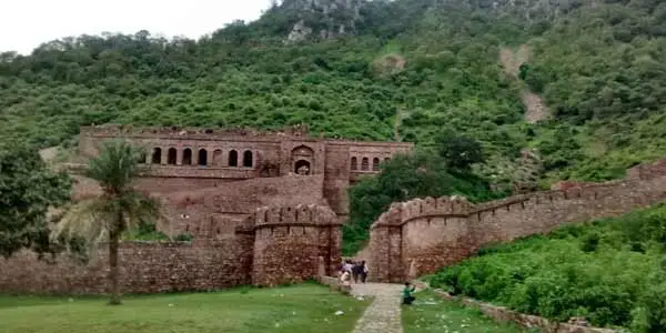 Jaipur Bhangarh Abhaneri Day Tour Packages
