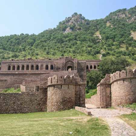 Jaipur Bhangarh and Abhaneri Full Day trip