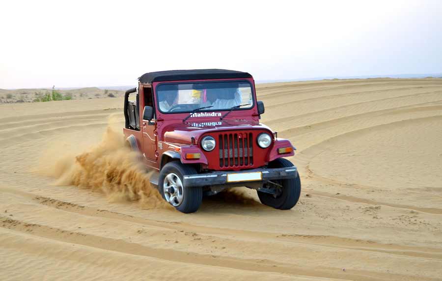 Jaisalmer jeep safari nel deserto