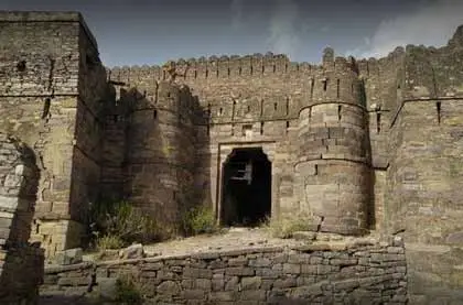 Khandar Fort
