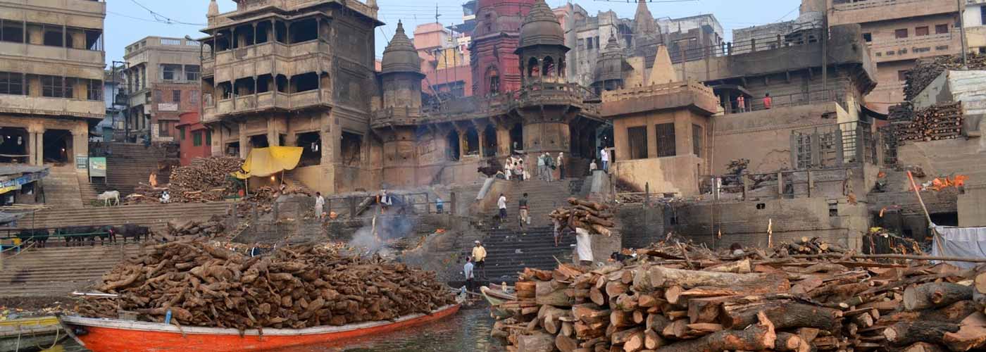 Manikarnika Ghat of Varanasi Timings, Entry Fees, Location, Facts, History, Architecture & Visiting Time