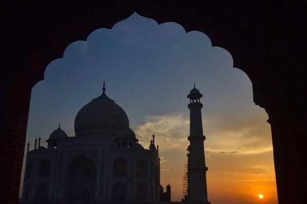 Night At Taj Mahal