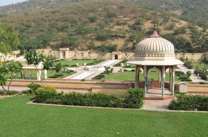Sisodia Rani Ka Bagh