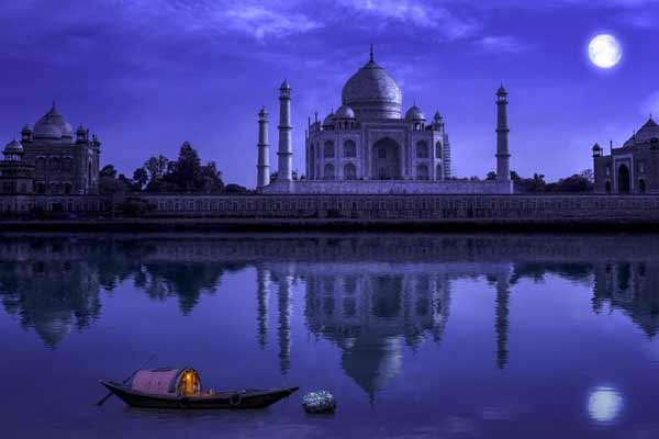 Taj Mahal Moonlight