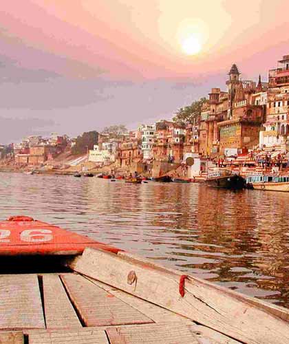 Tempo Traveller in Varanasi Tour