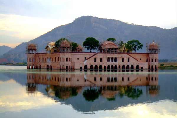 9 Days Delhi Agra Jaipur Varanasi Tour